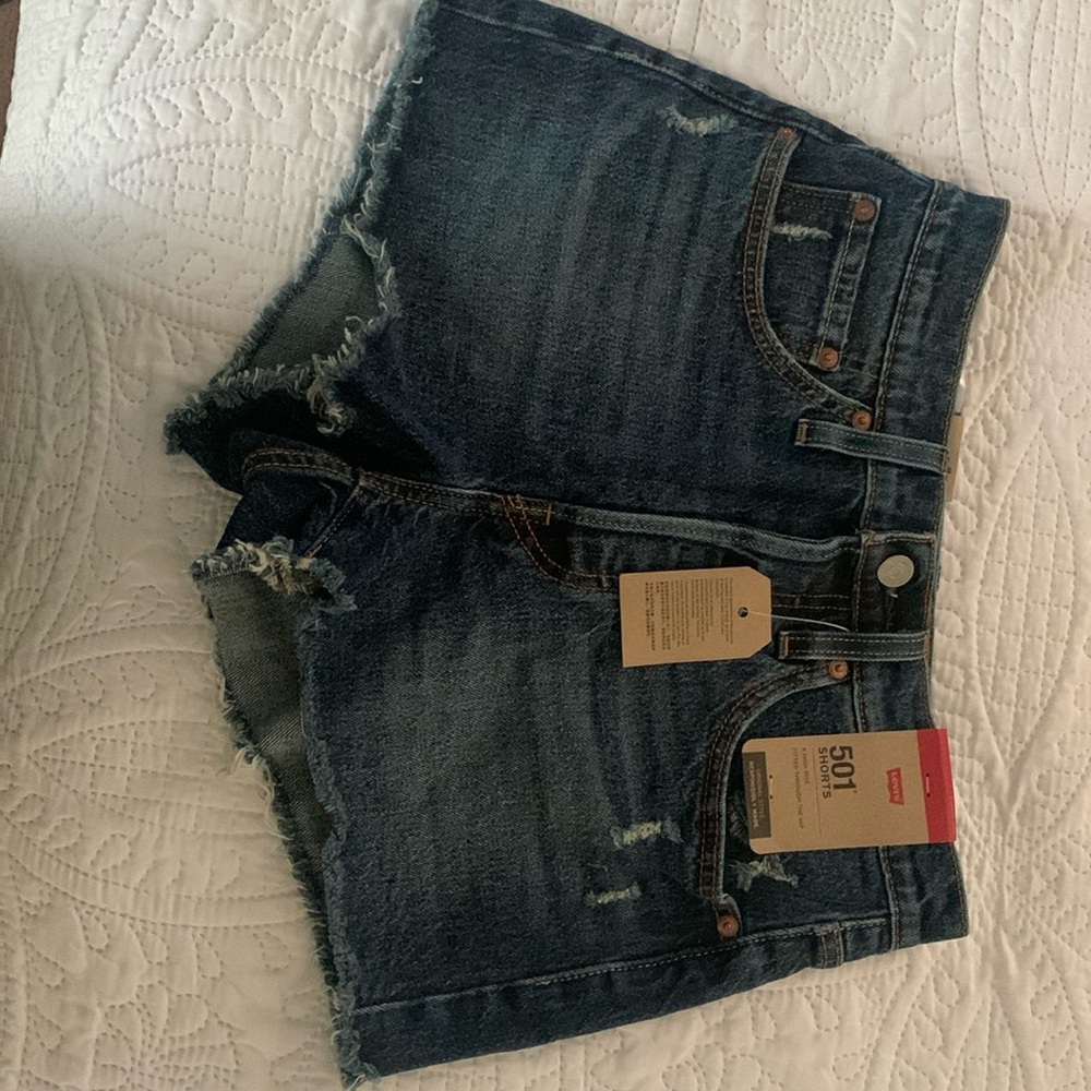 Levi’s 501 shorts size 27
